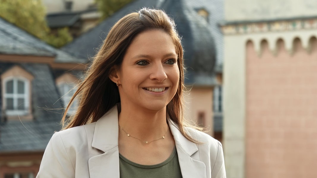Julia Hertha Mainz-Onlinemarketing, Social Media, KI & SEO/GEO, Mainz-Bingen, Wiesbaden, Frankfurt, Bad-Kreuznach